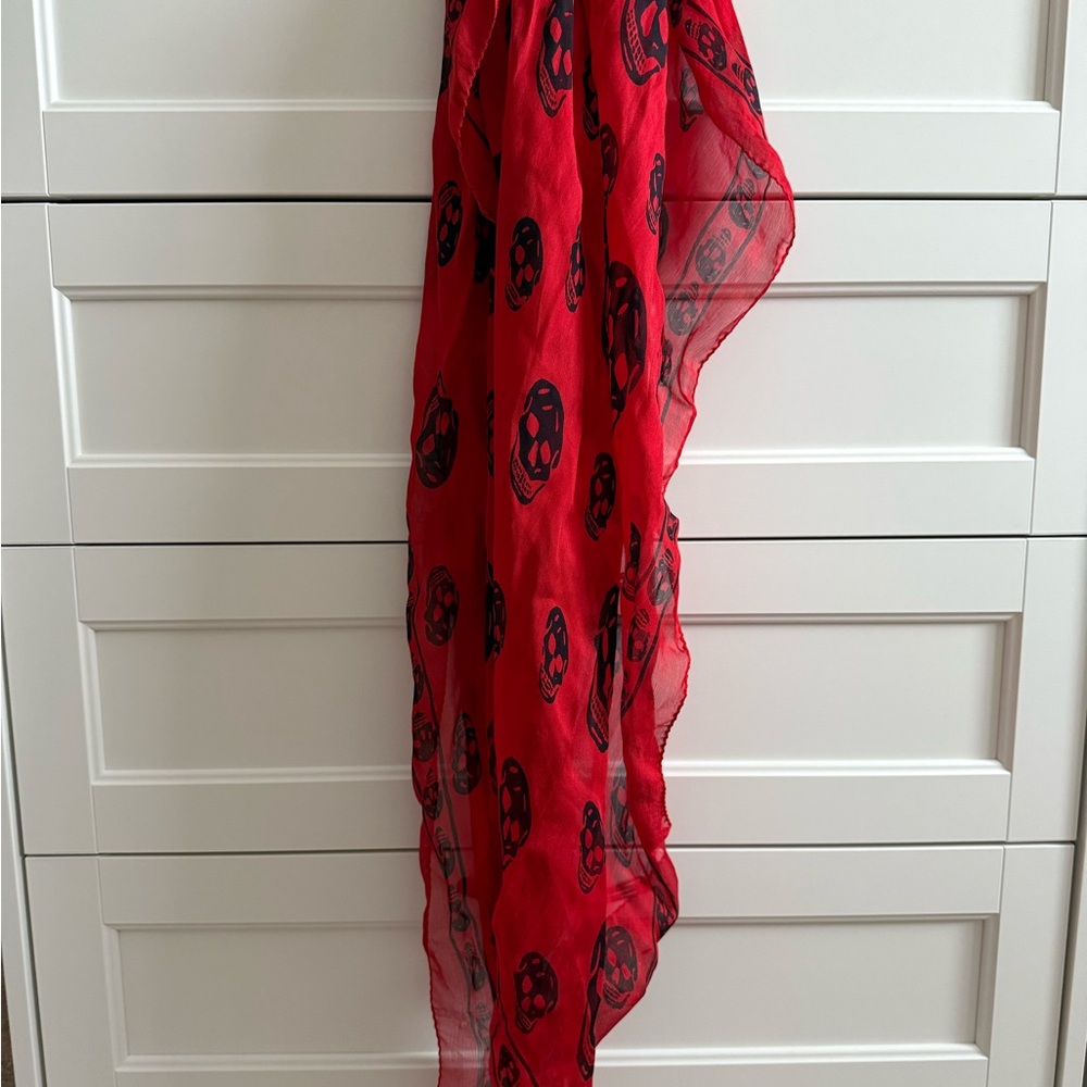 Classic Alexander McQueen Skull Silk Scarf